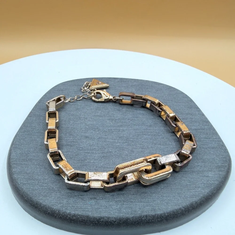 GUESS Gold Tone Chunky Geometric Link Chain Bracelet Logo Charm Adjustable Style